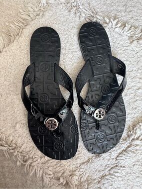 Tory Burch Black Thora Patent Leather Thong Sandal Flip Flop